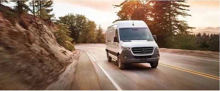 海外召回 | 有人错误地将起动发电机线束与电动助力转向线束互换,梅赛德斯召回两辆 Sprinter 货车