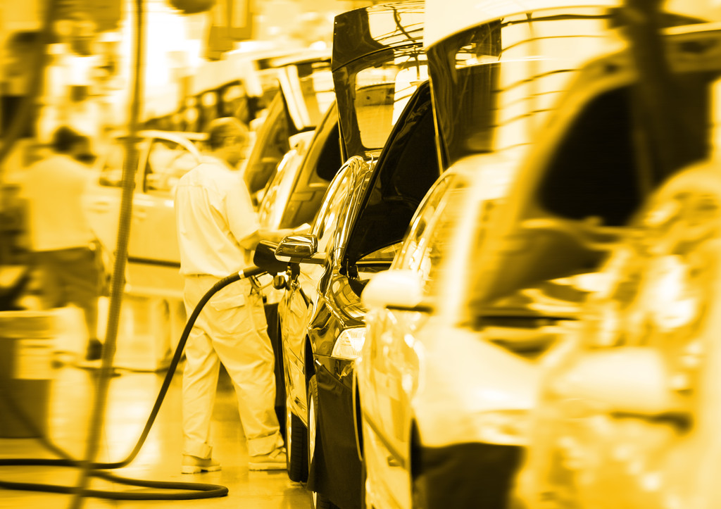 全球汽车业稳步复苏