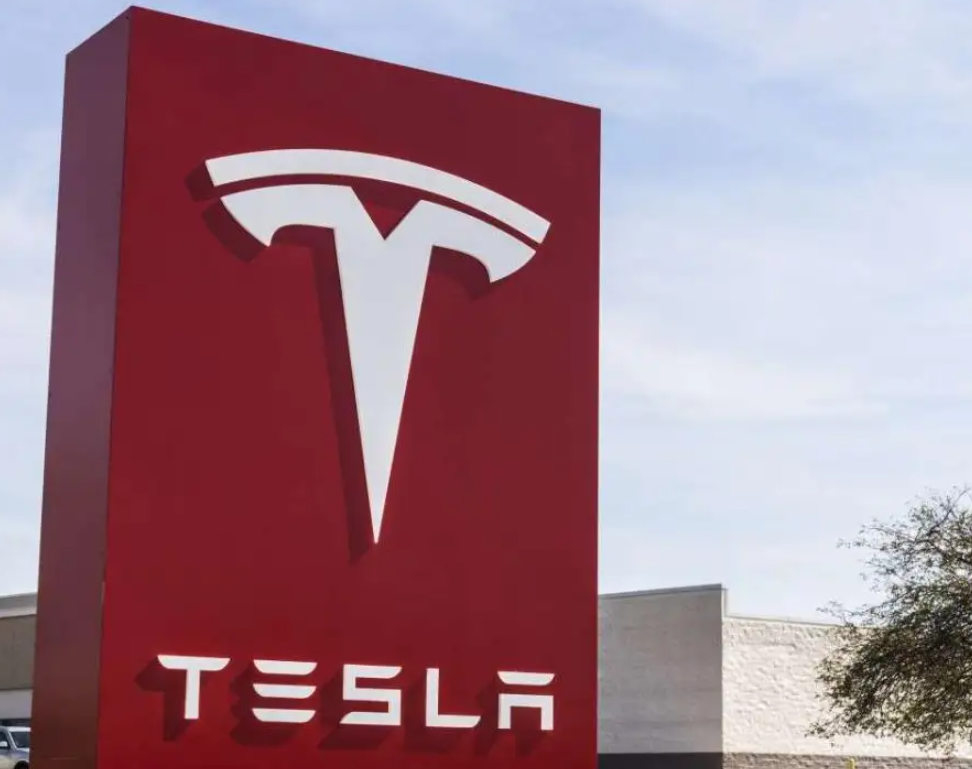 美国超750名车主投诉特斯拉不明原因刹车