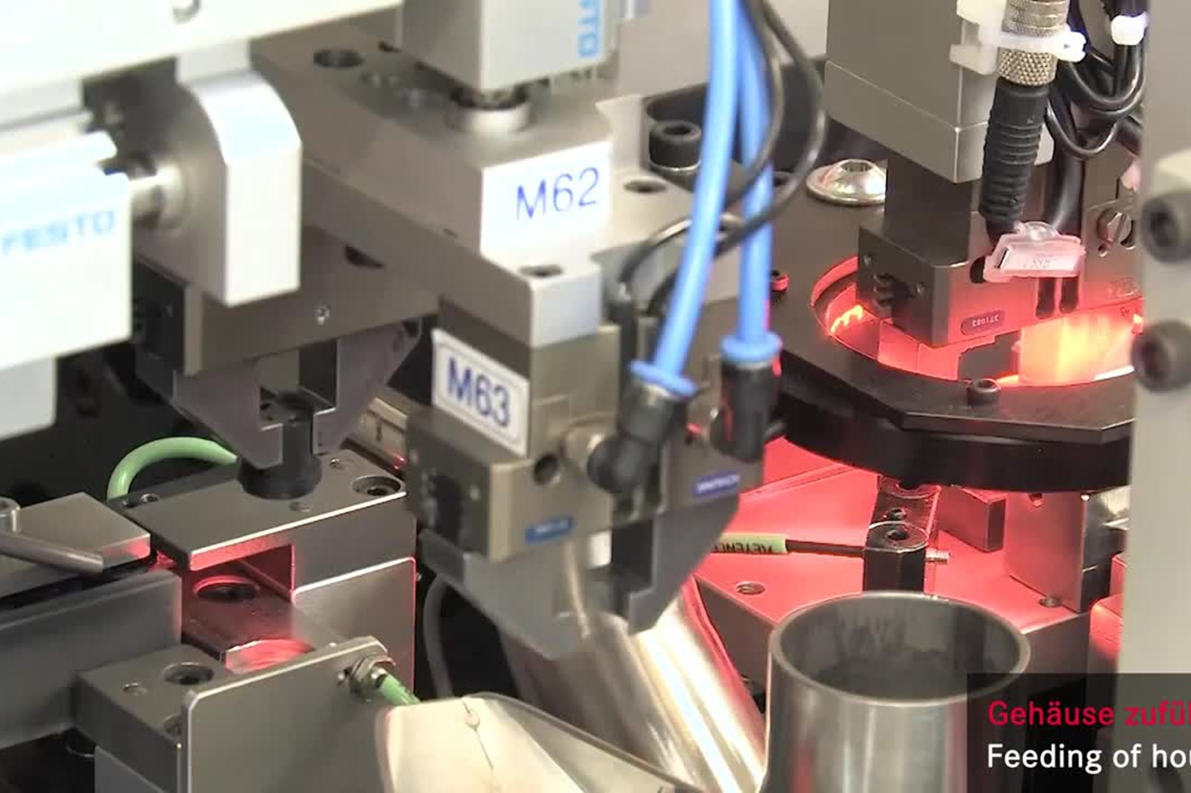 Montage von runden Steckverbindern_Circular connector assembly