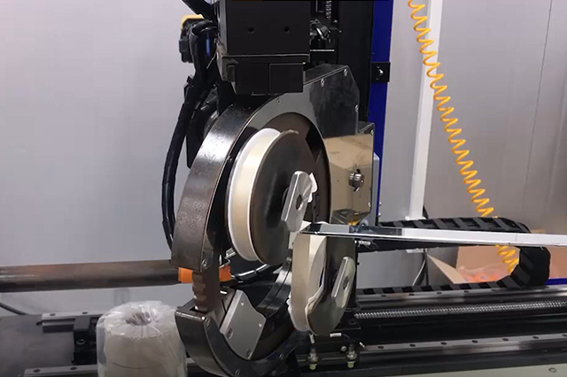 Busbar胶带缠绕机