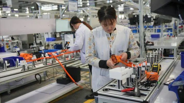 月产高压线束1.9万条!莱尼线束安岭工厂迎来新年“开门红”